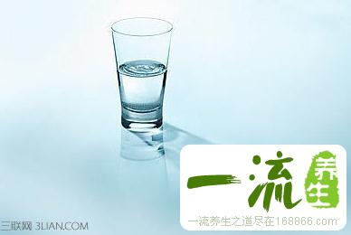 7种人更要多喝水