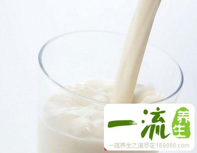 警惕夏季喝牛奶禁忌 喝对时间更养生保健