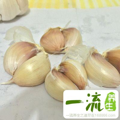 蒜香骨的做法 这样做蒜香骨味道好