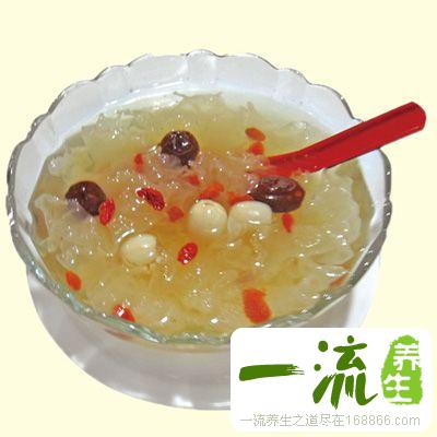 银耳莲子汤怎么做 银耳莲子汤有哪些作用