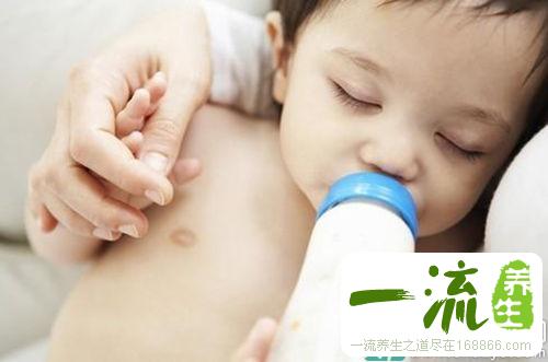 新手爸妈你们真的会冲奶粉吗？不信你来看