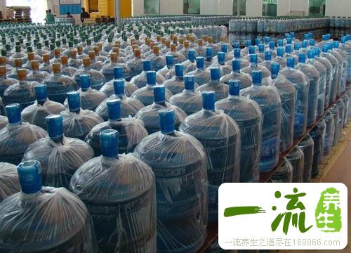 警惕10大食物不能新鲜吃