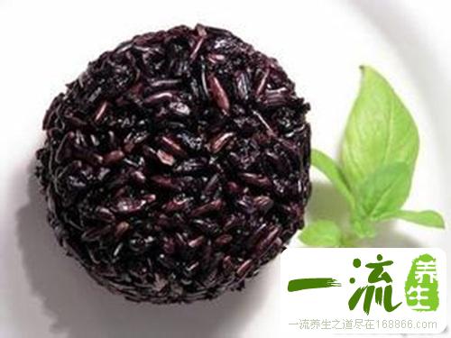 黑糯米饭的做法