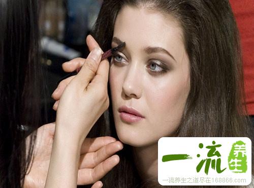 10个坏习惯加速乳房衰老