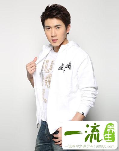 职场男士：不同场所的完善着装