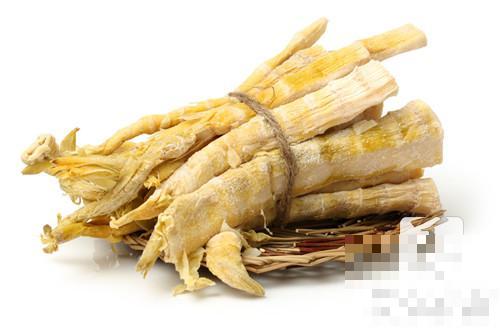 竹笋饺子，葱适量，料酒20ml，</p><p>加入韭菜，这样做更美味