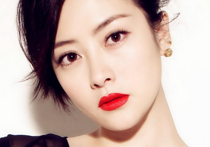 香奈儿2017圣诞限量彩妆在哪儿买 2017香奈儿圣诞限量口红适合什么肤色