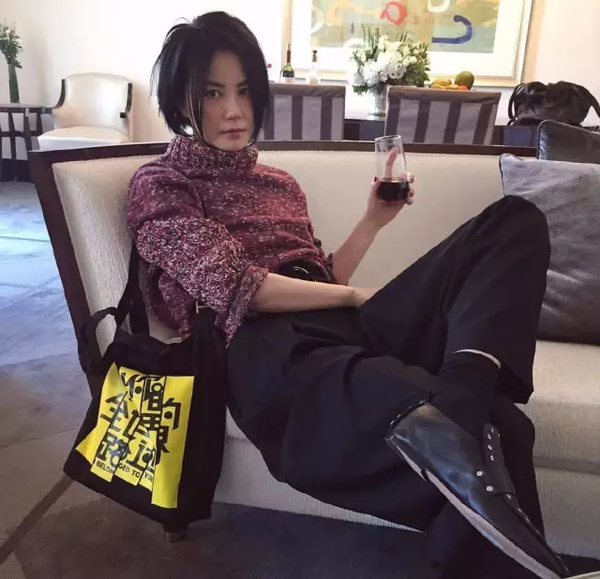 袜子怎么搭配好看 袜子什么牌子好