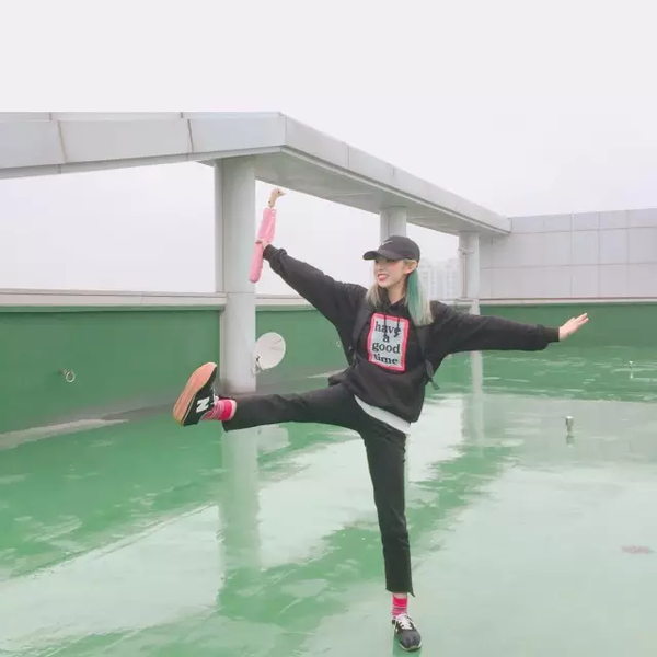 袜子怎么搭配好看 袜子什么牌子好