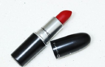 mac chili和ruby woo的味道一样吗 chili小辣椒和rw复古红试色