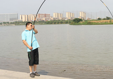 秋天用什么饵料钓鱼 秋季用什么钓鲤鱼最好