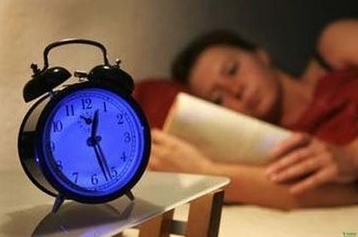 研究发现房间太黑更容易失眠 房间太黑对身体有什么影响