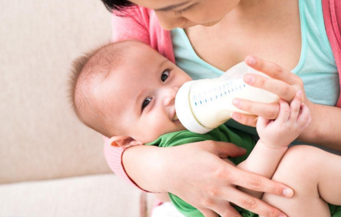 母乳放冰箱后怎么加热 母乳放冰箱能加热几次