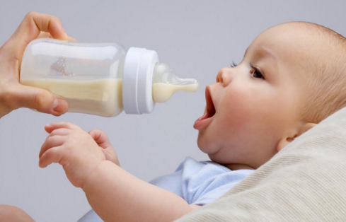 母乳放冰箱后怎么加热 母乳放冰箱能加热几次