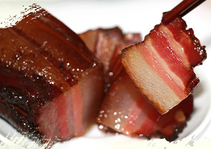 腊肉放冰箱冻一年还能吃吗 腊肉常温下可以吃饭多久