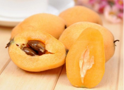 枇杷和菠萝可以一起吃吗 菠萝的饮食注意事项