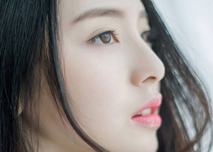 嫁接睫毛是粘在睫毛什么位置 嫁接睫毛接多少根好看