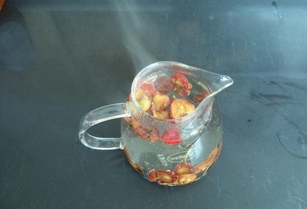 冬天口干喝山楂茶 山楂茶的功效与作用 冬天口干喝山楂茶 山楂茶的功效与作用