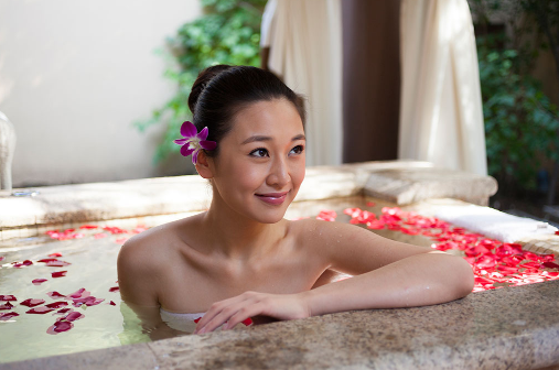 哺乳期可以泡温泉吗 哺乳期泡温泉要注意什么