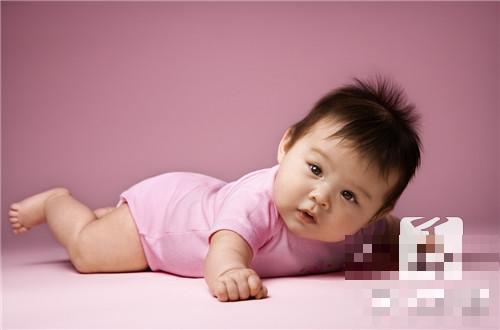 女宝宝下面有腥臭味怎么回事？